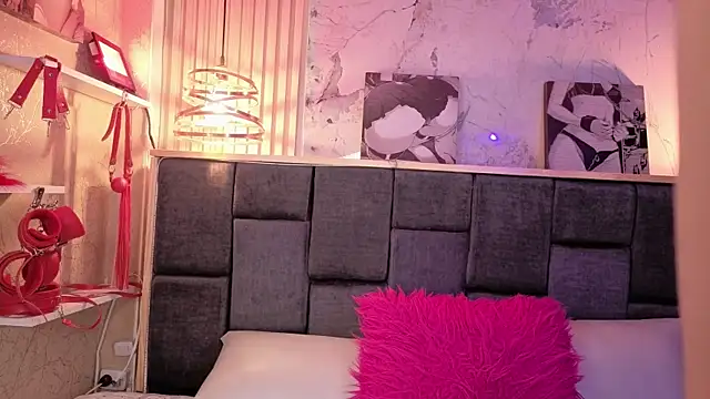 Im-Lola online show from April 29, 8:47 pm