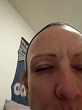 Karebearz1 online show from November 20, 2:23 am