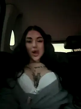 babygirllilly online show from October 29, 2:20 pm