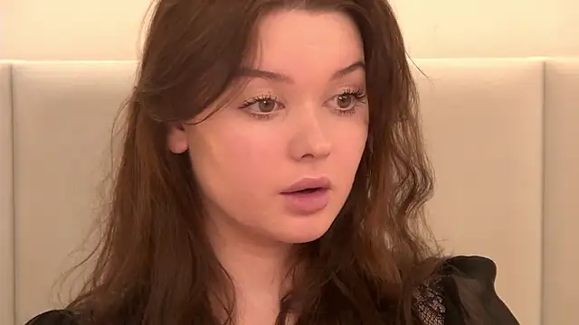 VickiBanx online show from March 18, 4:17 am