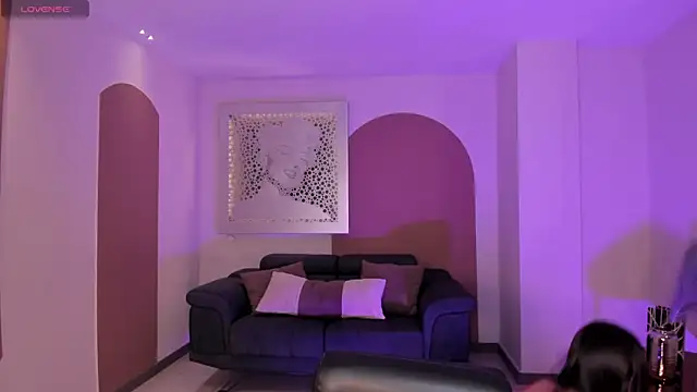 BellaConnorX online show from April 28, 4:27 am