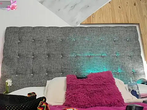  tinyrose  online show from December 4, 7:47 pm