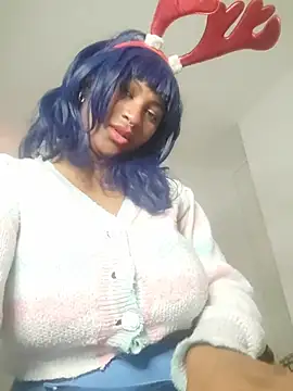 EvonyFoxxx online show from December 17, 10:58 pm