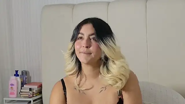 Elina Hills online show from July 15, 9:52 pm