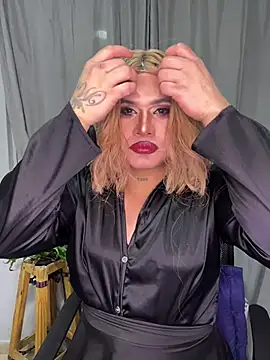 melani ferraraa  online show from July 19, 8:05 am