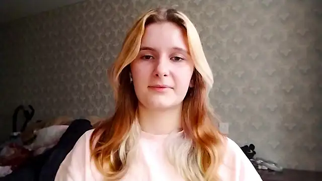 PearlHennington online show from November 1, 12:09 pm