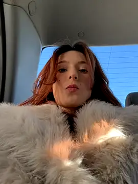 LilluKatten online show from December 16, 9:37 am