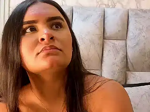 amarahanks1 online show from November 21, 8:00 pm