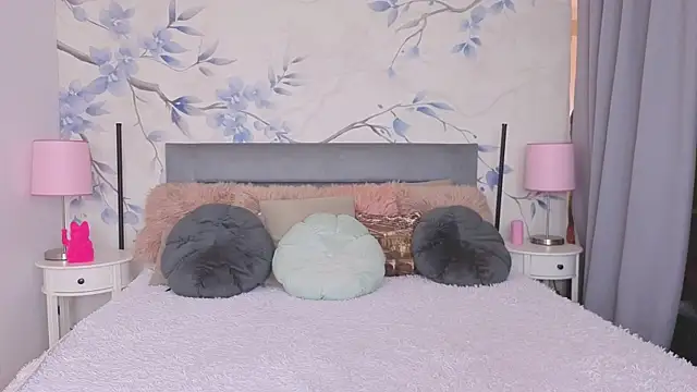 Sandra angel  online show from November 20, 11:17 pm