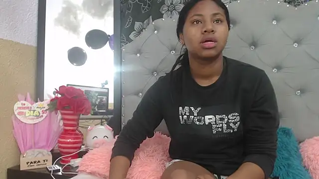 valentinavega18x online show from December 19, 4:27 am