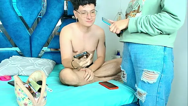 Zoe And Dylan  online show from January 8, 12:42 pm