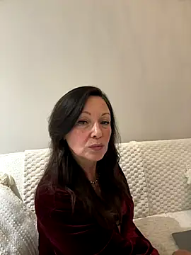 HotLdyllic online show from December 5, 7:04 pm