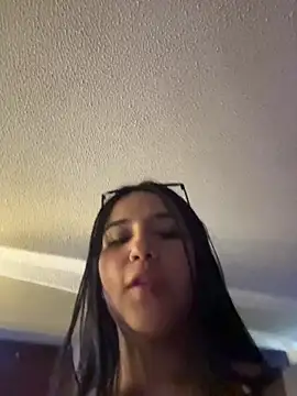 Samantha firee online show from July 7, 7:23 am