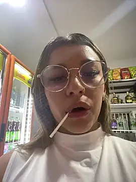 liahot69 online show from April 28, 3:32 am