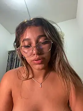 liahot69 online show from November 6, 4:51 am