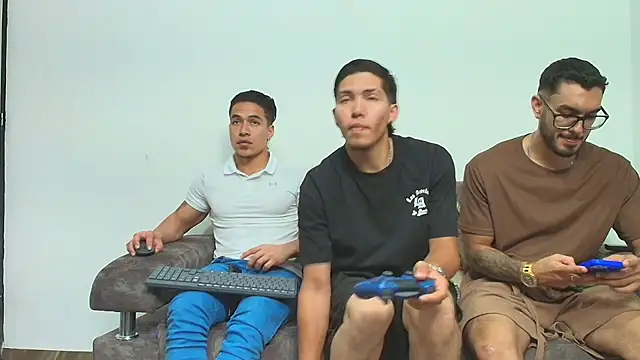 thebadboys05 online show from December 2, 2:57 am