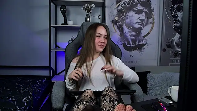 ElinVale online show from March 10, 12:31 pm