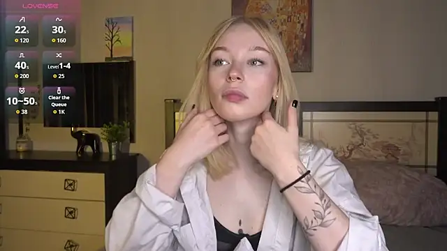 ShanelTunon online show from November 13, 8:08 pm