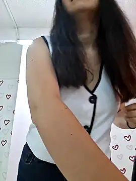 Lauryn Jones online show from June 19, 5:38 pm