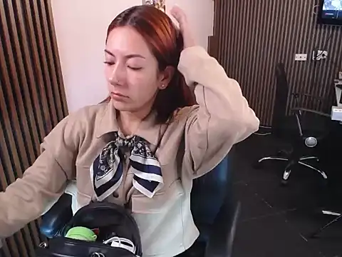 desk desire online show from November 10, 11:05 am