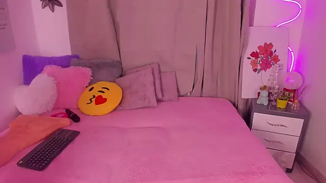 alanaa gomezz online show from January 16, 6:26 pm