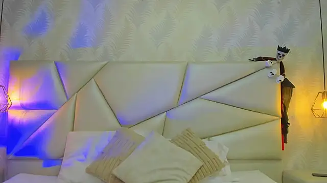 laurettedela rouse online show from November 4, 11:04 am