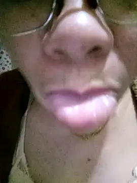 small-house123 online show from March 14, 11:28 pm