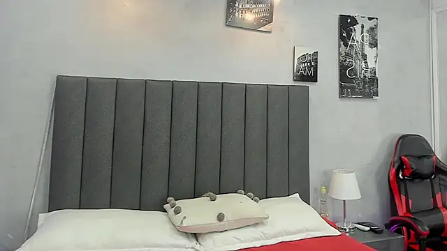 kendra london online show from July 6, 11:15 am