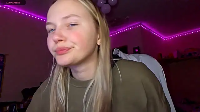 KarinRobertson online show from February 15, 4:06 pm