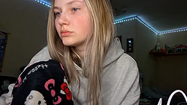 KarinRobertson online show from March 12, 5:15 pm