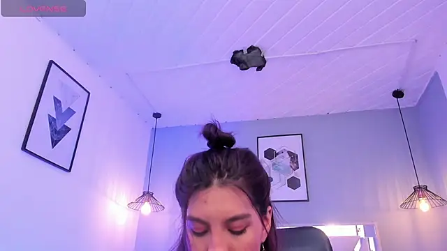 zoe-moreau online show from March 3, 8:26 pm