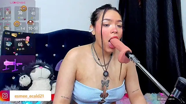 EsmeCaldwel online show from June 15, 5:02 pm