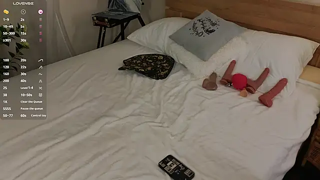 WICKEDEMBER online show from March 2, 5:08 am