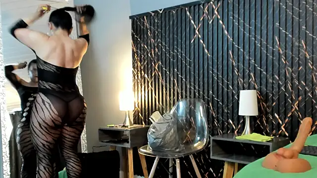 clara heat online show from July 22, 7:04 pm