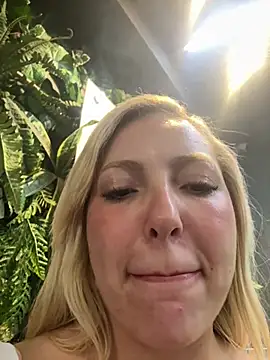 melisboa online show from July 12, 1:50 am