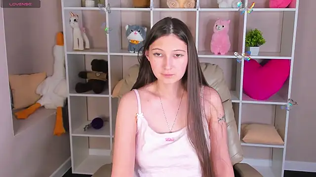 Ella Burns online show from December 19, 10:18 am