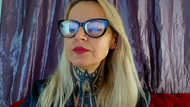 TattooTemptress online show from December 21, 5:12 am