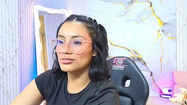PEACHY TAY online show from July 15, 11:37 am