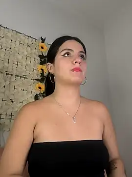 Lorenaa1 online show from May 2, 12:03 am