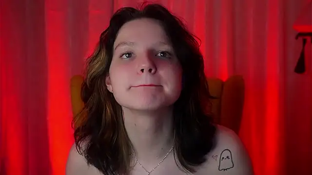 LatinaHuguenin online show from March 8, 2:04 am