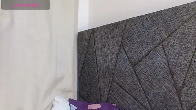 sally mollylove online show from November 20, 6:20 pm