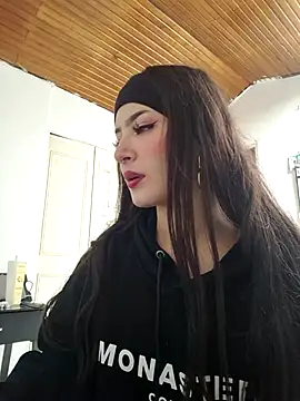 Celeste Moretti online show from November 25, 1:02 pm