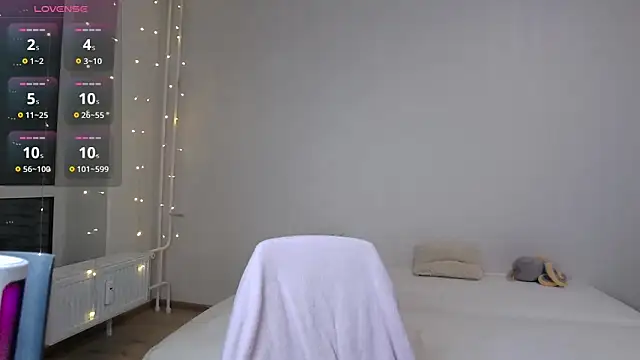 olliebells online show from May 3, 6:33 pm