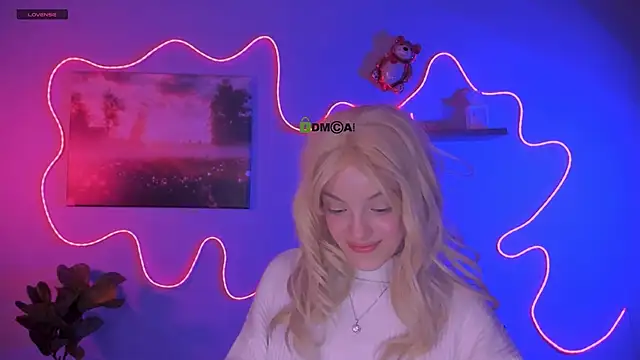 mia starrr  online show from March 11, 8:00 pm