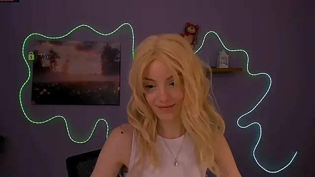 mia starrr  online show from March 7, 7:54 pm