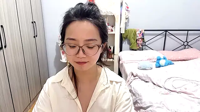 Hmm 0303 online show from April 29, 5:15 pm