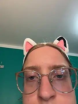 EveLunny online show from August 4, 8:26 pm