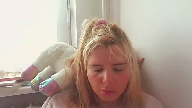 HornyElena online show from June 14, 1:11 pm