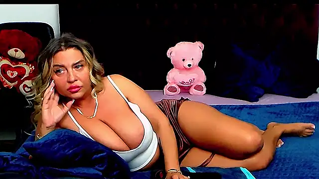 xplayfullblondexx online show from July 31, 6:58 am