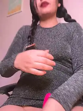 candicewest  online show from November 12, 1:09 pm